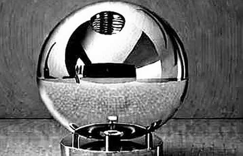 ASML's Monopoly: The Centralized Antidote to Decentralization's Hardware Dream ASML's Monopoly: The Centralized Antidote to Decentralization's Hardware Dream